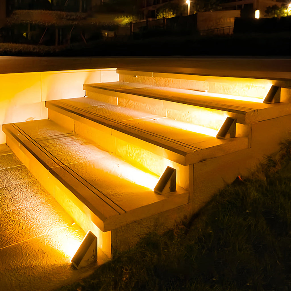 WINDSOR GLOW SOLAR DECK ILLUMINATORS - AUTOMATICALLY WATERPROOF RGB LIGHTING