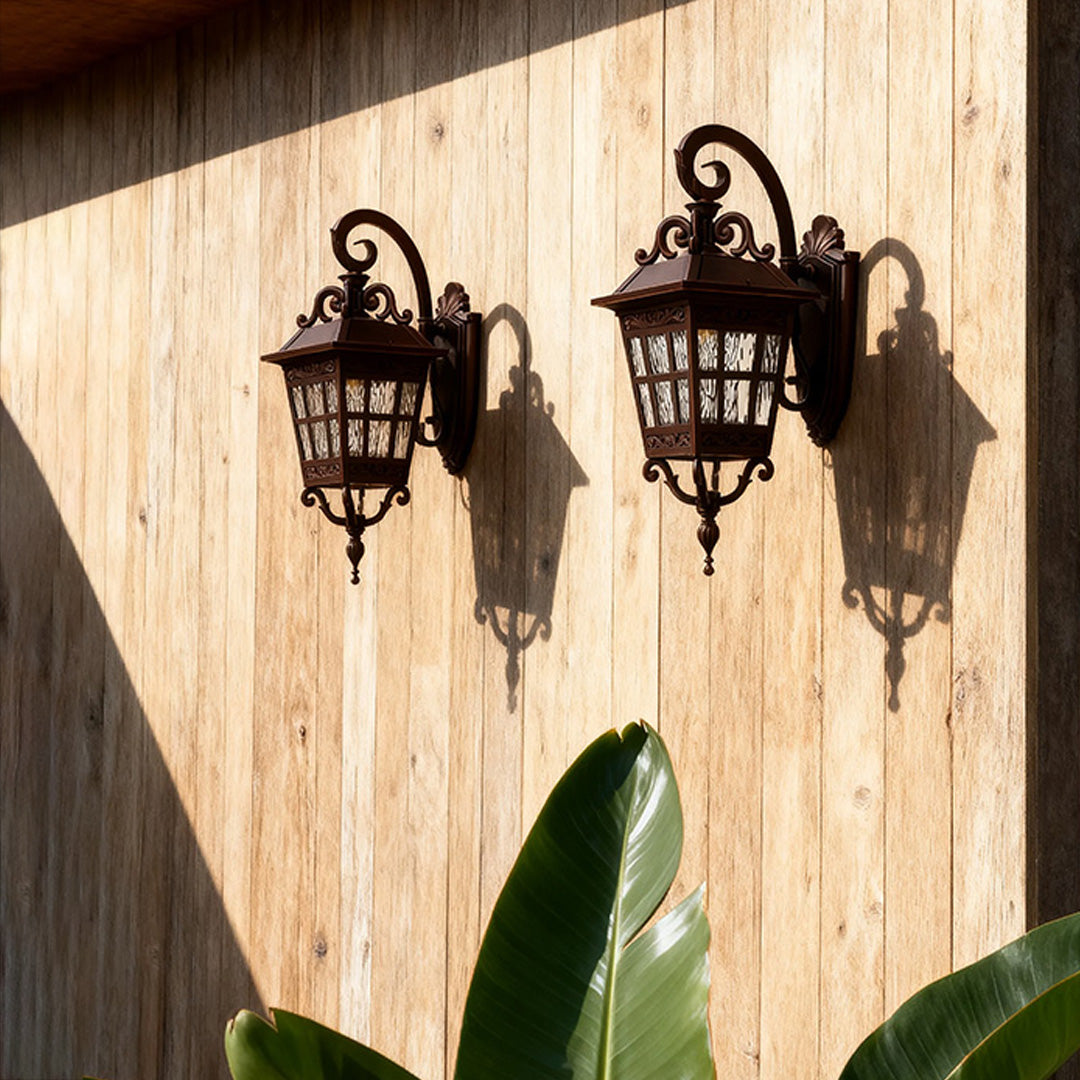 WINDSOR GARDEN SHIELD WALL SCONCE