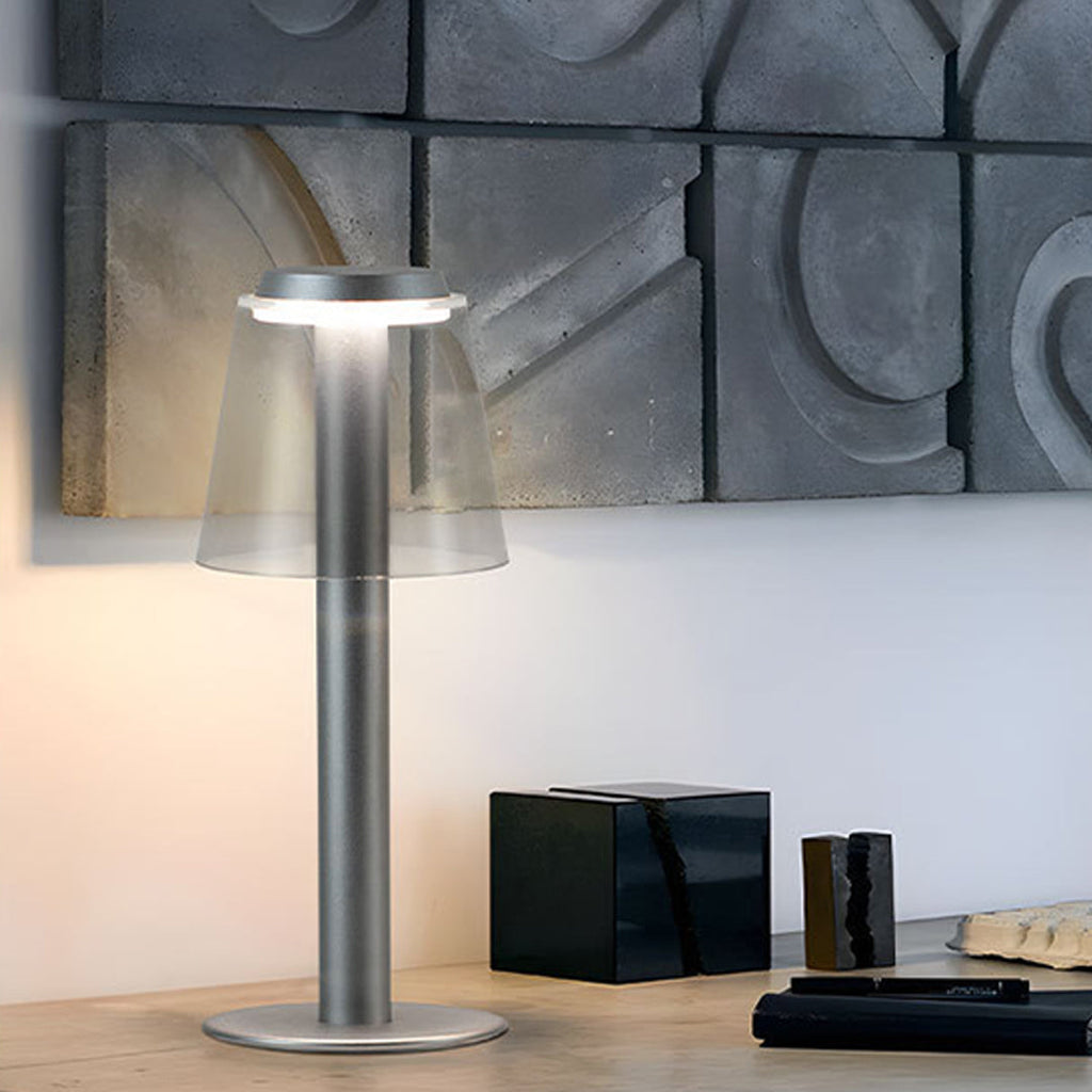 WINCHESTER MODERNIST USB ADJUSTABLE LAMP